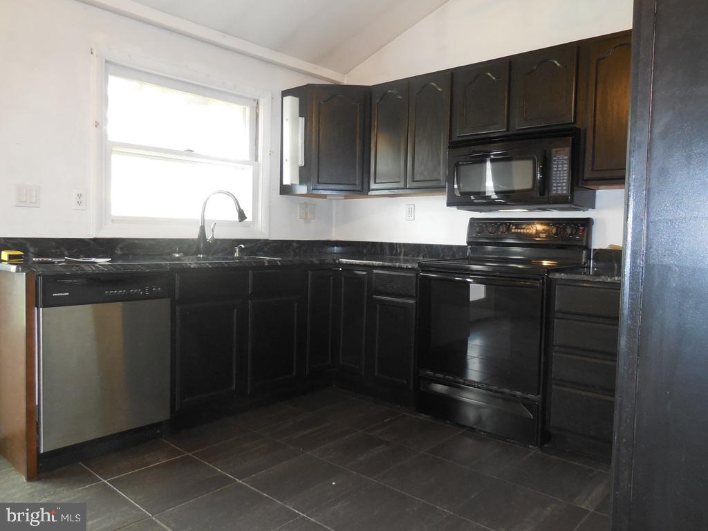 1151 East Newport Road Lititz, PA 17543 - Photo 11 of 19