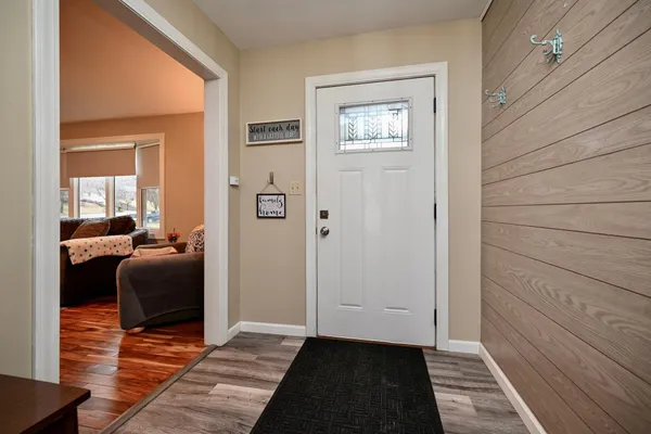 $250,000 | 1617 Poplar Drive, Red Wing, MN 55066