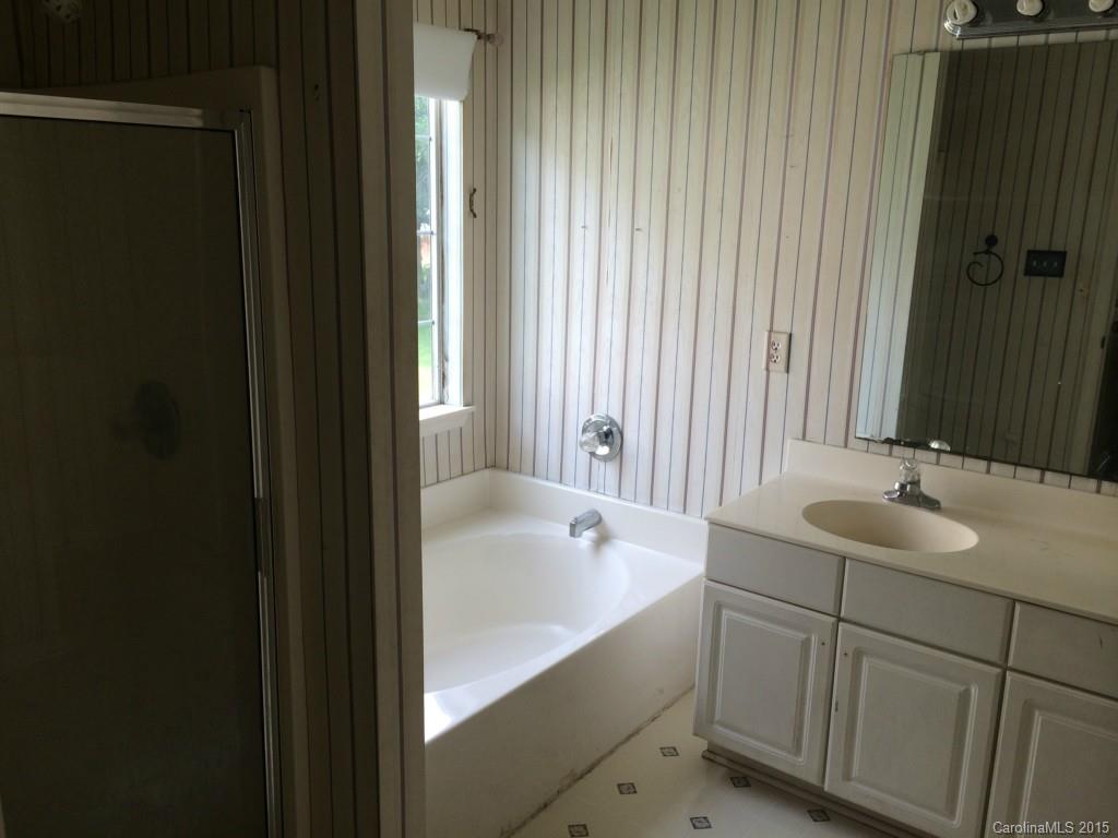 8718 Sam Dee Road Charlotte, NC 28215 - Photo 3 of 7 Gallery Image 3