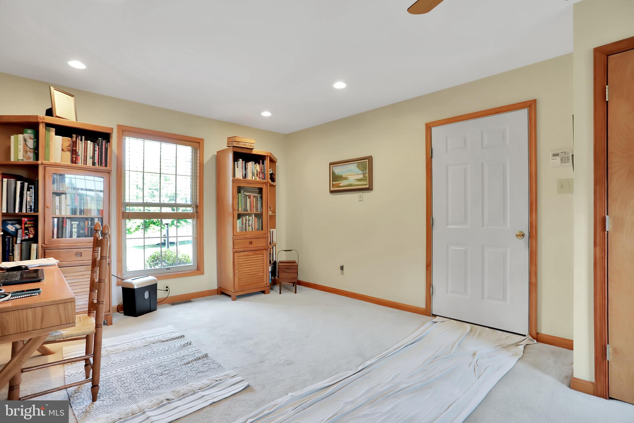 16602 Kendle Road Williamsport, MD 21795 - Photo 20 of 87 Main level office