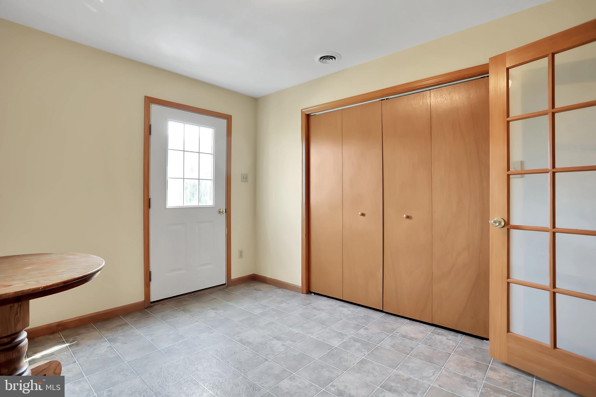 16602 Kendle Road Williamsport, MD 21795 - Photo 46 of 87 Room over garage has its own entrance way