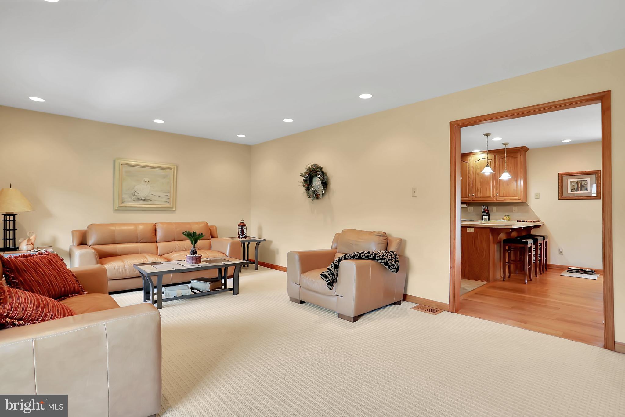 16602 Kendle Road Williamsport, MD 21795 - Photo 7 of 87 Living Room