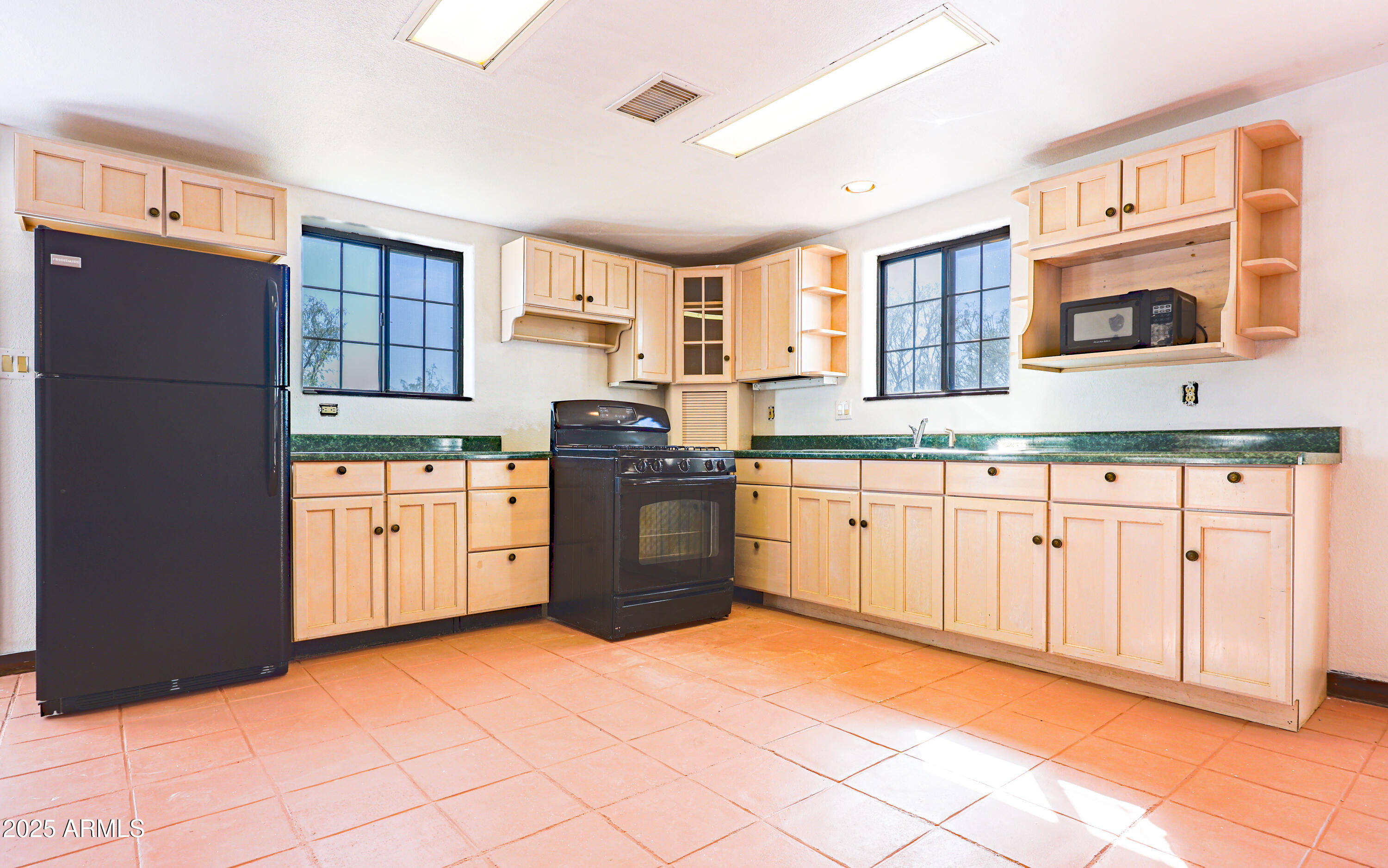 1151 East Border Road Bisbee, AZ 85603 - Photo 15 of 46 0M5A6498