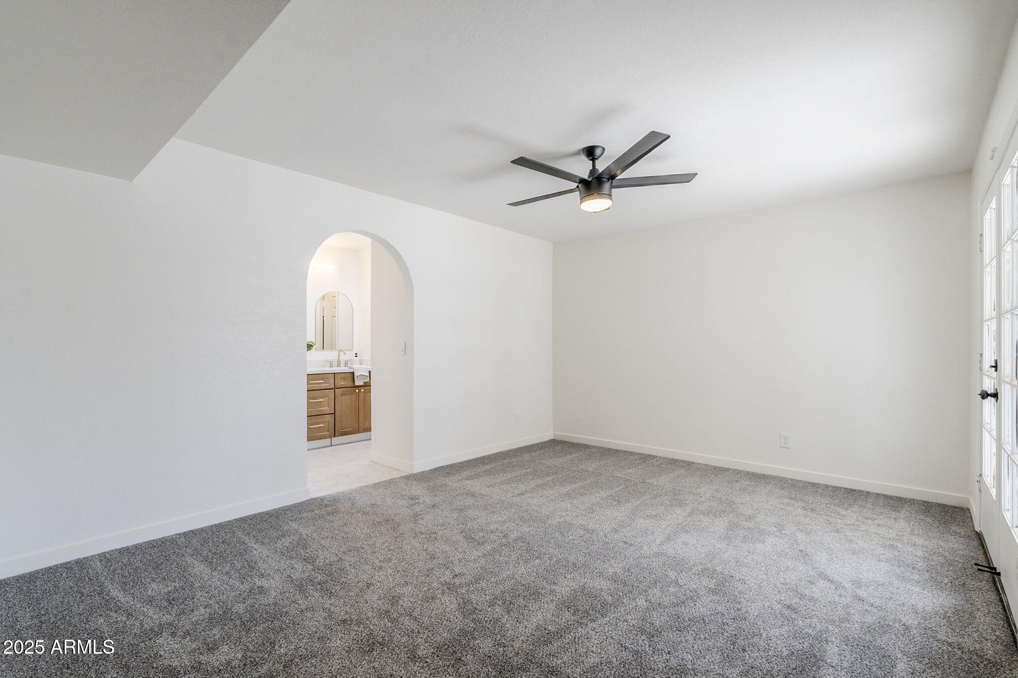 1915 West Nopal Circle Mesa, AZ 85202 - Photo 23 of 44 Primary Suite