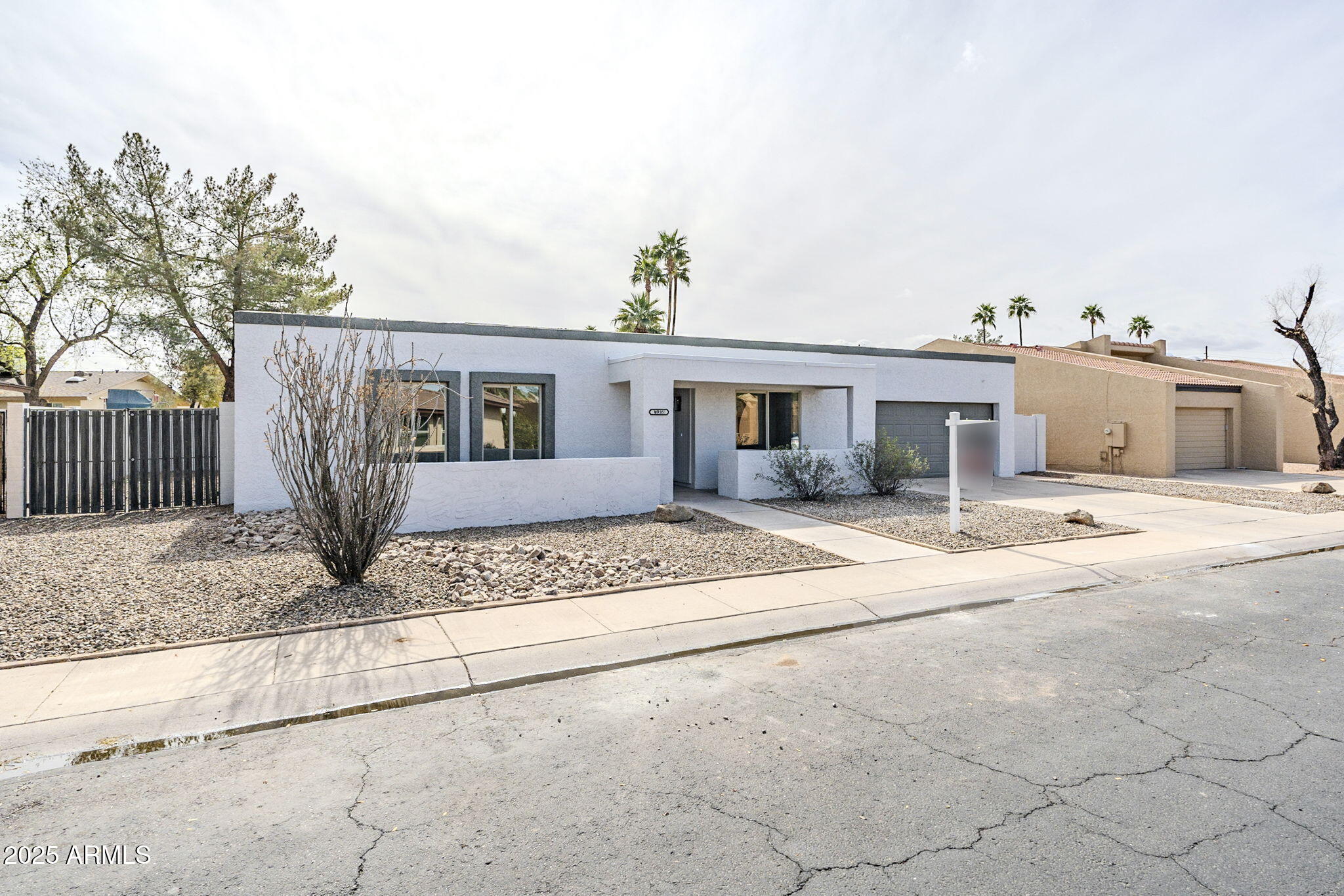 1915 West Nopal Circle Mesa, AZ 85202 - Photo 3 of 44 3-web-or-mls-Nopal-3