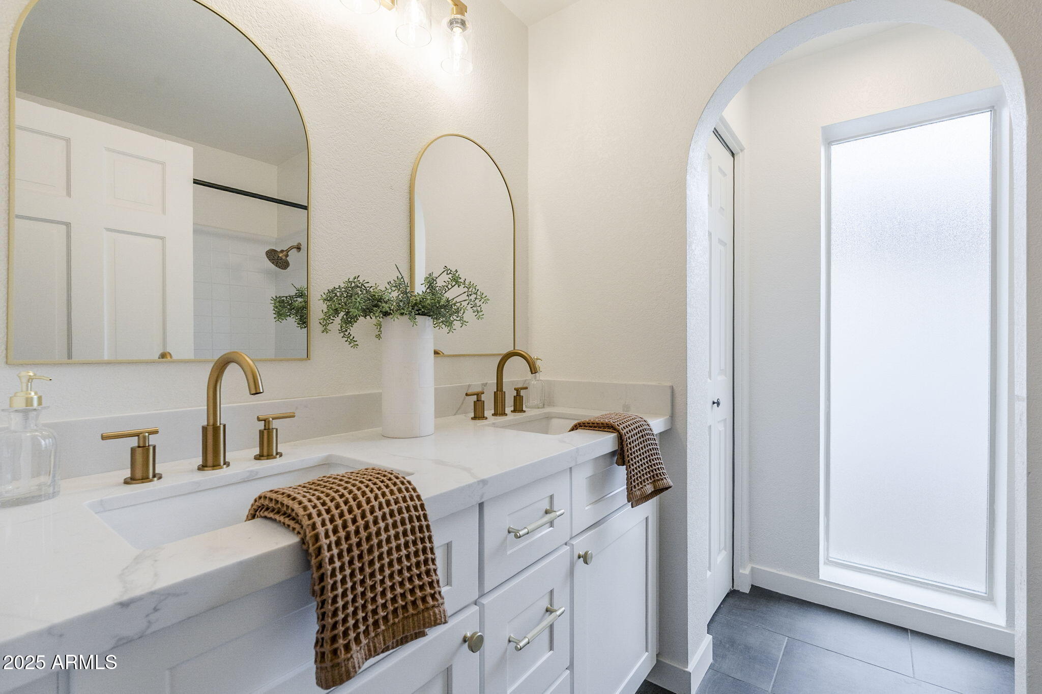 1915 West Nopal Circle Mesa, AZ 85202 - Photo 32 of 44 Hallway Bathroom