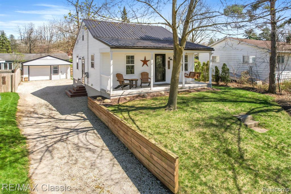 1510 Nightingale Road Wixom, MI 48393 - Photo 4 of 35