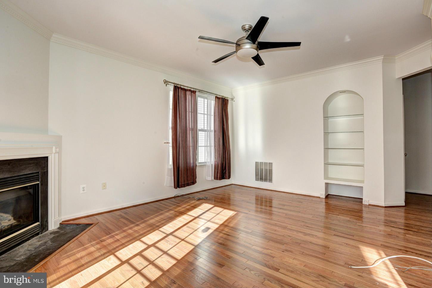 8108 Pepper Ridge Way Gaithersburg, MD 20877 - Photo 13 of 30 Family Room