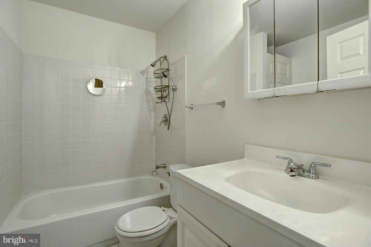 8108 Pepper Ridge Way Gaithersburg, MD 20877 - Photo 25 of 30 Bath