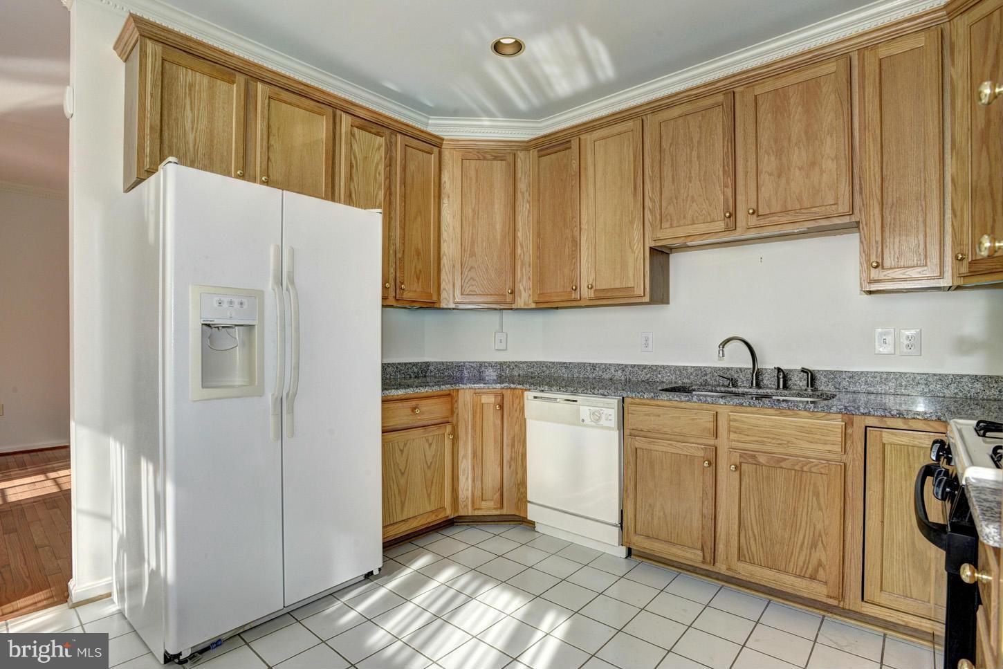 8108 Pepper Ridge Way Gaithersburg, MD 20877 - Photo 10 of 30 Kitchen