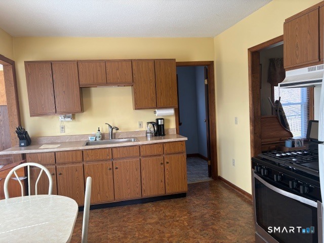 121 Yorkshire Street Torrington, CT 06790 - Photo 5 of 29