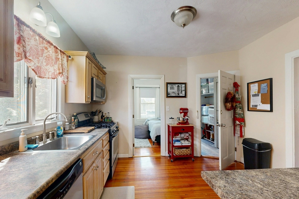 22 Adams Street Winthrop, MA 02152 - Photo 9 of 40
