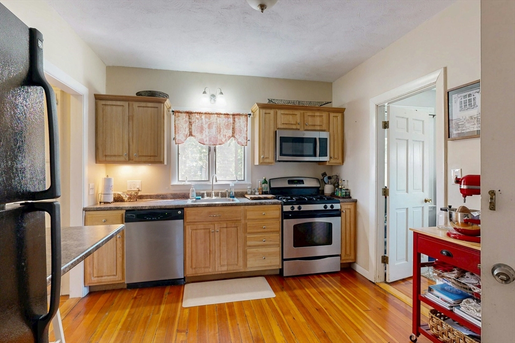 22 Adams Street Winthrop, MA 02152 - Photo 10 of 40