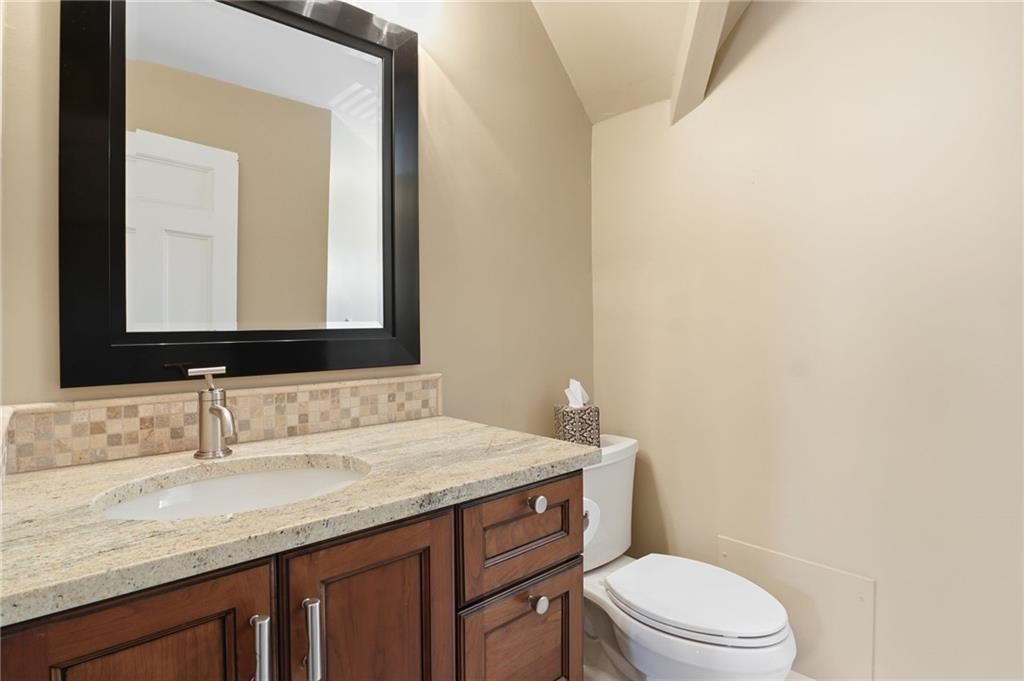 155 Edgerton Street, Unit 1 Rochester, NY 14607 - Photo 31 of 41 Full Bathroom 2
