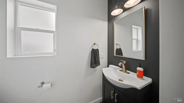 $679,000 | 2213 Tapian Way, Santa Rosa, CA 95403