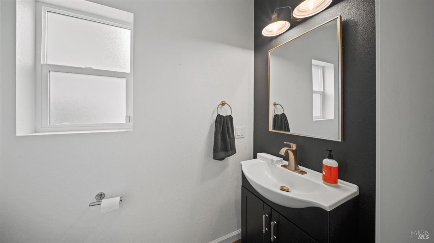 2213 Tapian Way Santa Rosa, CA 95403 - Photo 12 of 31