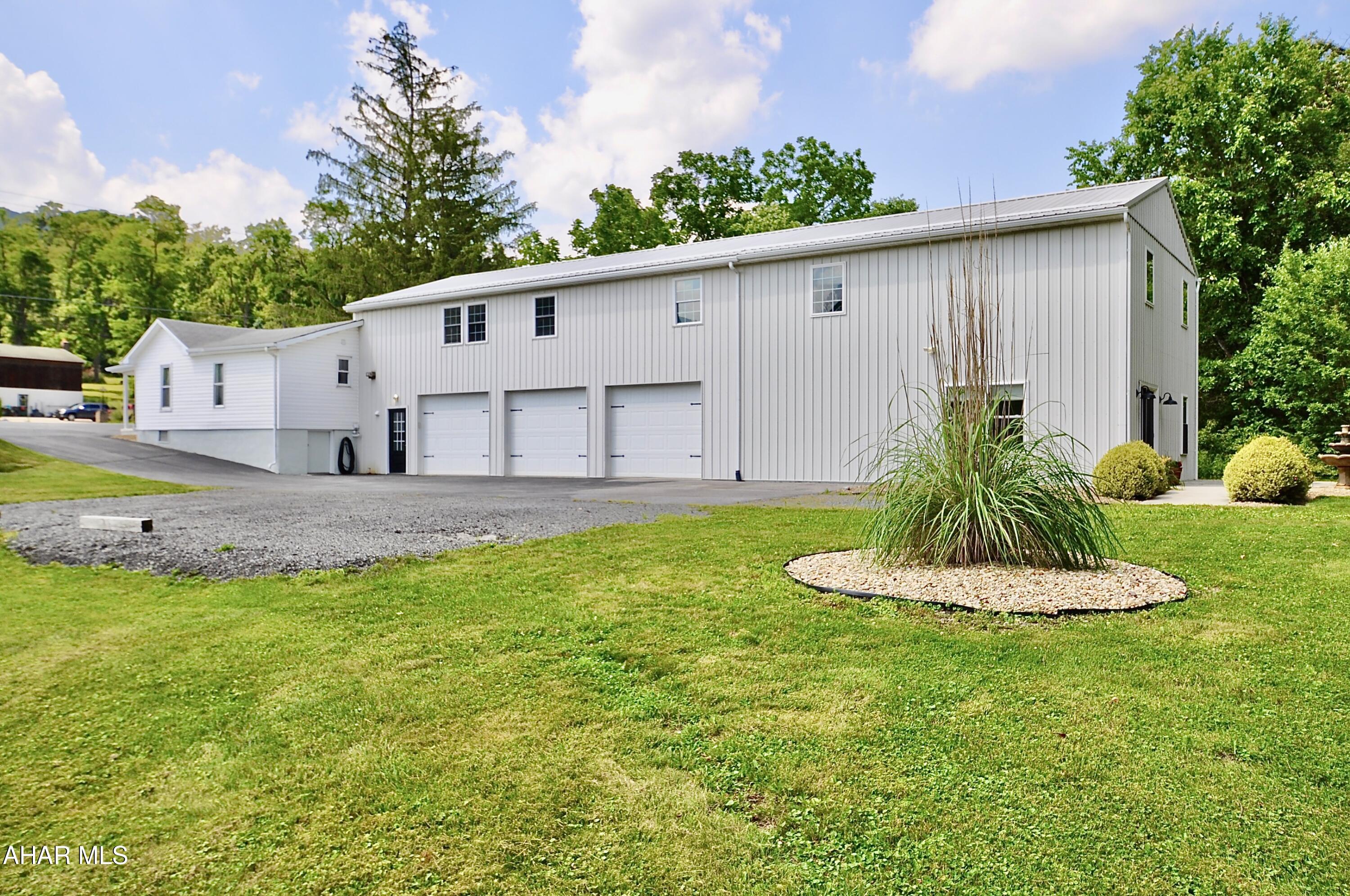 11352 Raystown Road Saxton, PA 16678 - Photo 3 of 47