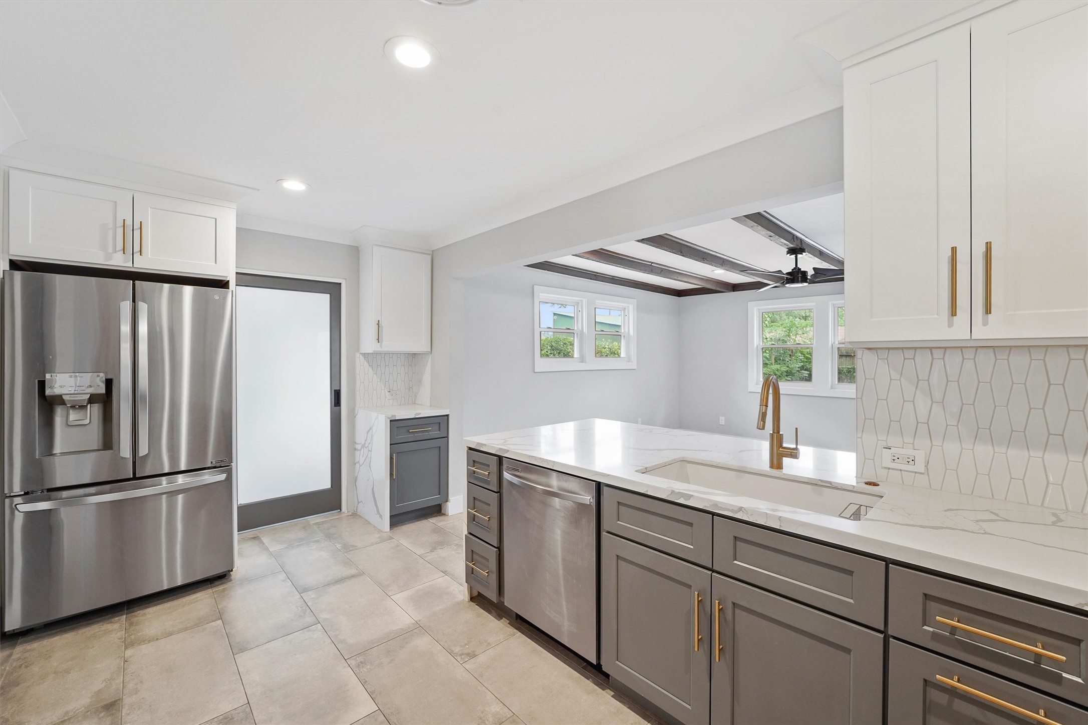 4614 Carleen Road Houston, TX 77092 - Photo 11 of 30 Gallery Image 11