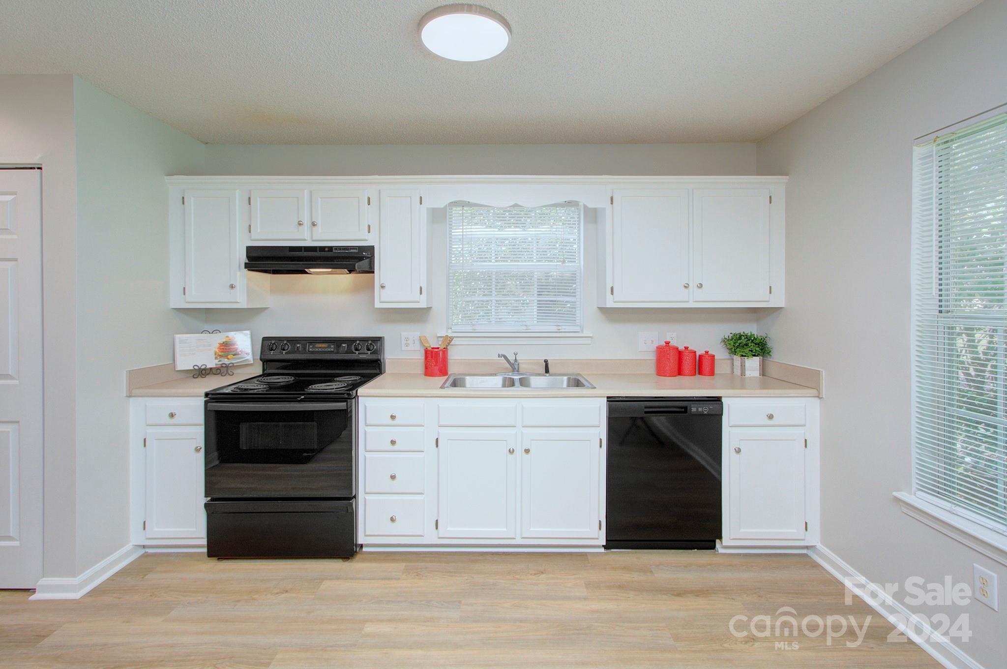 6015 Ridge Point Court Charlotte, NC 28212 - Photo 11 of 27 Gallery Image 11