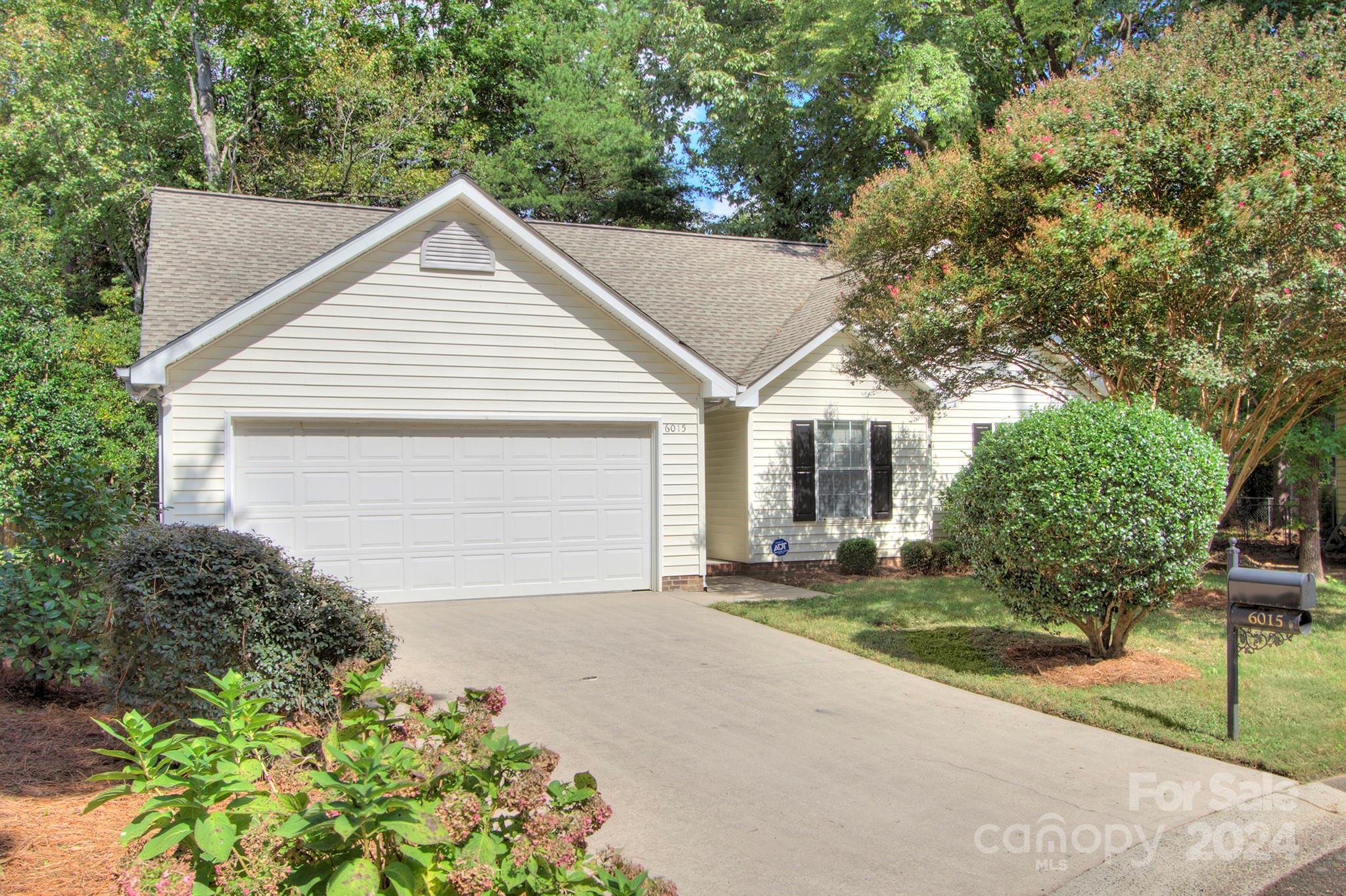 6015 Ridge Point Court Charlotte, NC 28212 - Photo 6 of 27 Gallery Image 6