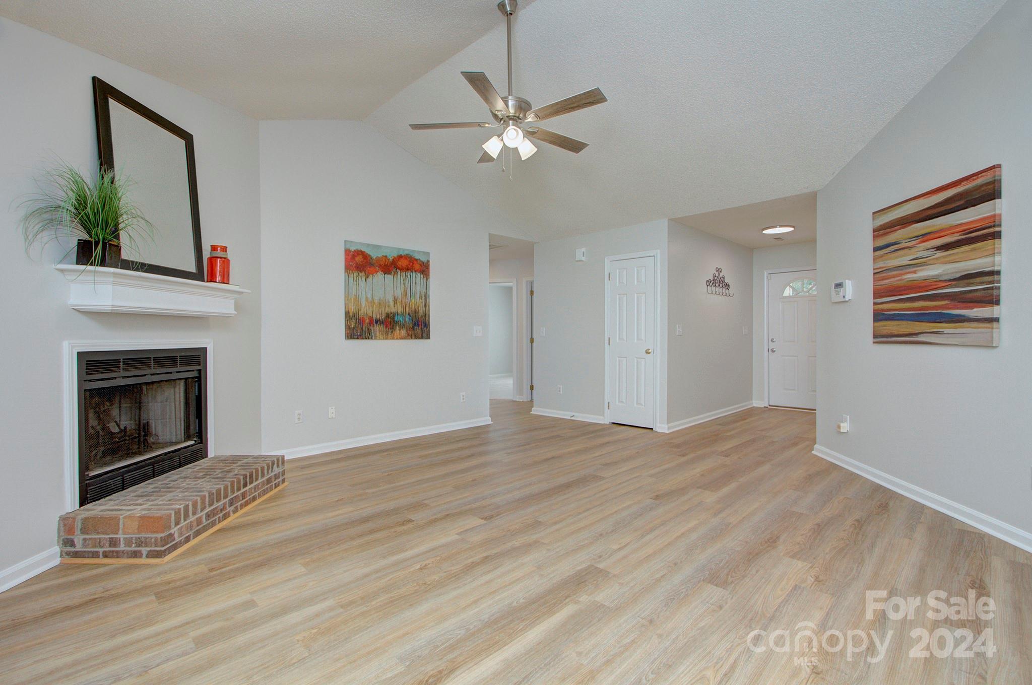 6015 Ridge Point Court Charlotte, NC 28212 - Photo 7 of 27 Gallery Image 7
