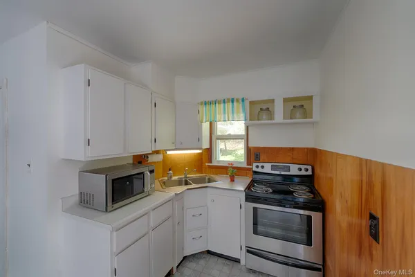 $1,500 | 21 Van Dam Road, Hyde Park, NY 12538