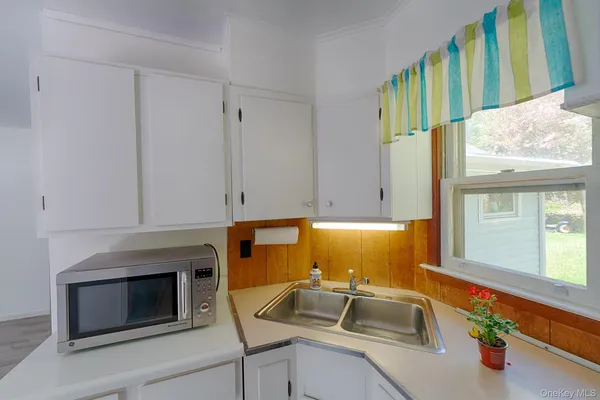 $1,500 | 21 Van Dam Road, Hyde Park, NY 12538