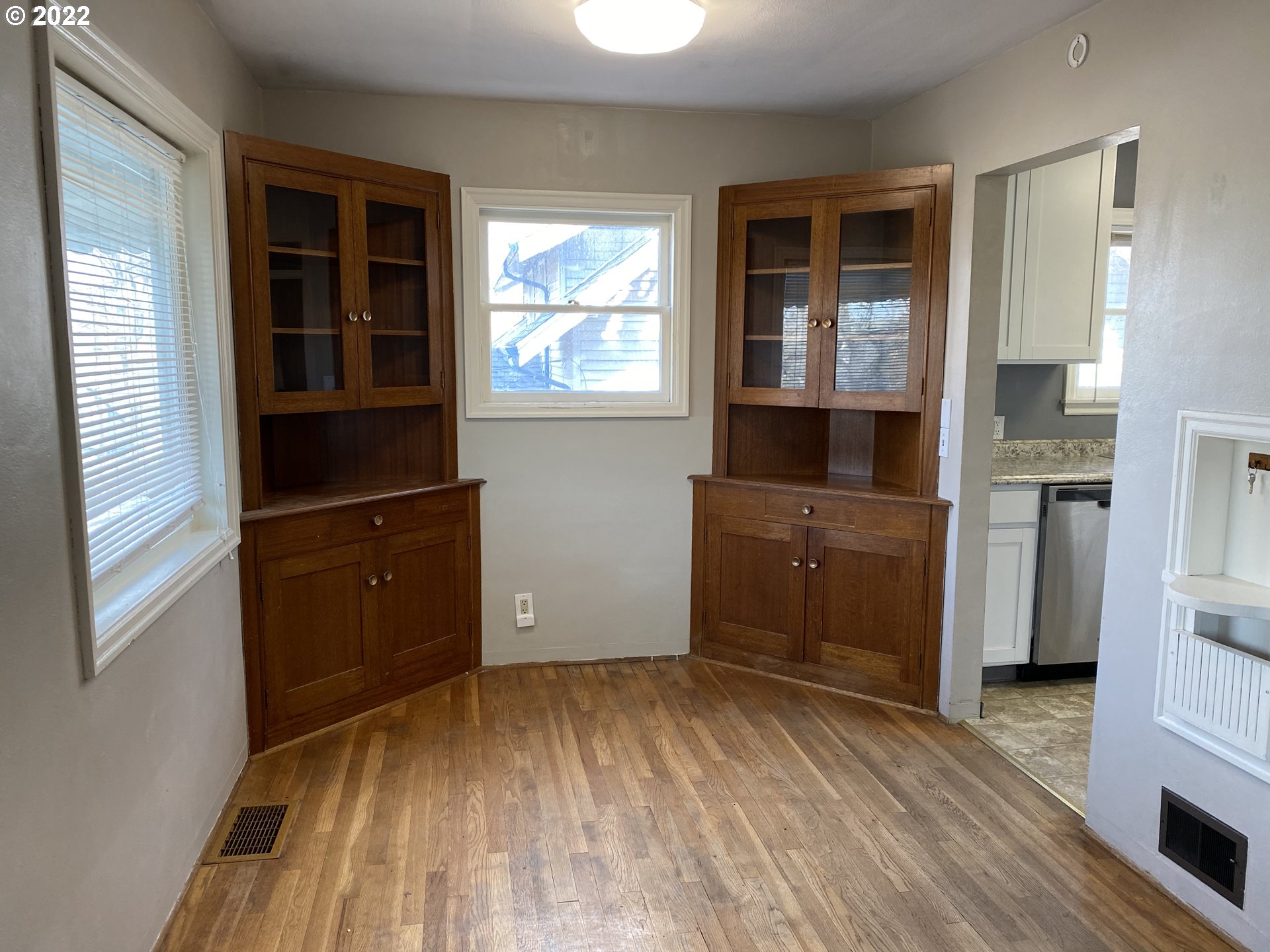 514 Southwest Isaac Avenue Pendleton, OR 97801 - Photo 4 of 25 Gallery Image 4