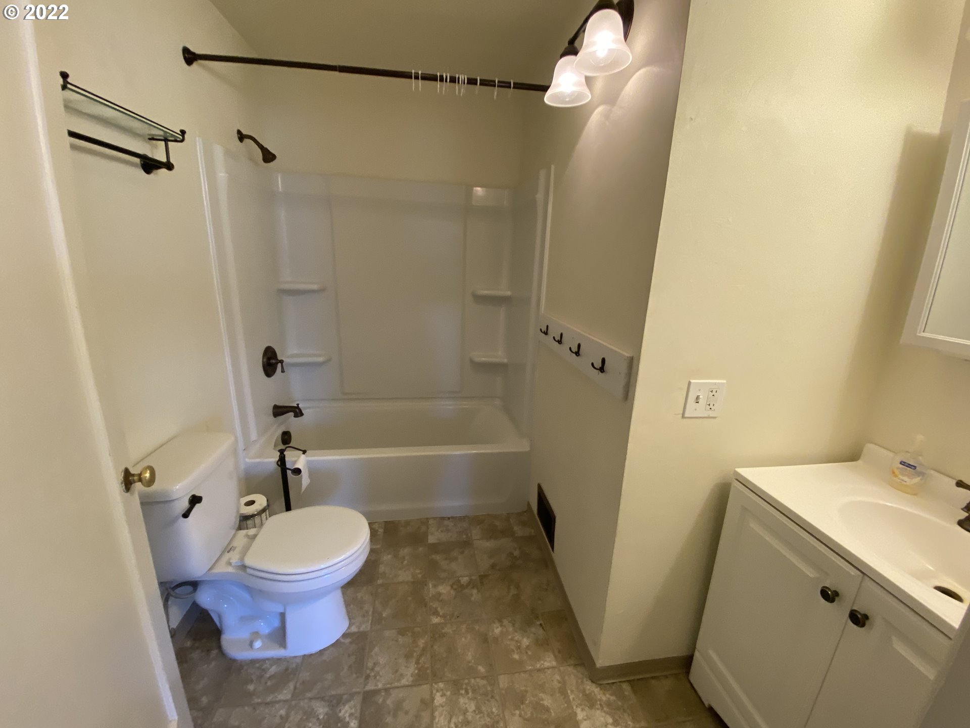 514 Southwest Isaac Avenue Pendleton, OR 97801 - Photo 8 of 25 Gallery Image 8