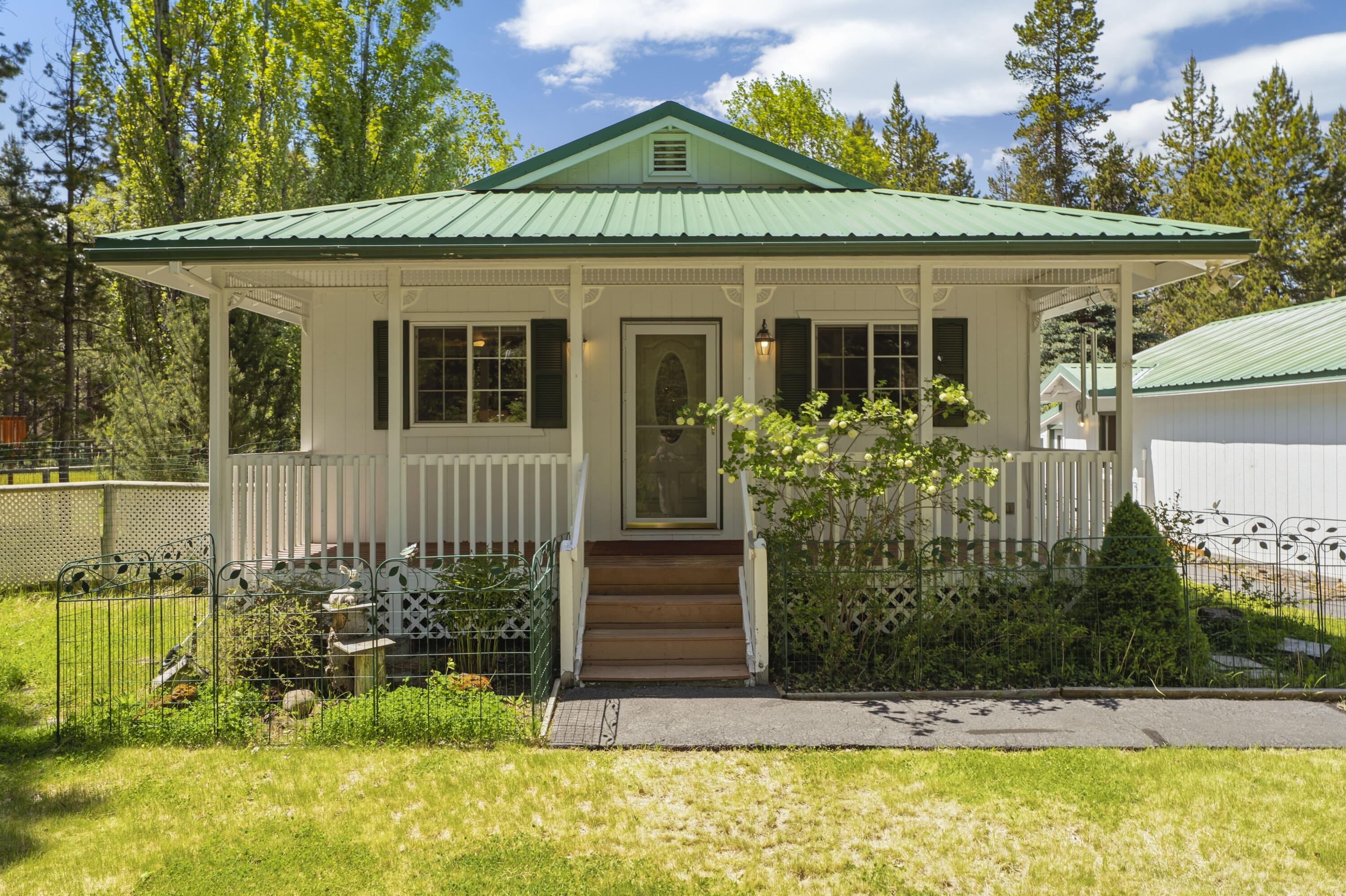 55885 Osprey Road Bend, OR 97707 - Photo 31 of 58 Beautiful symmetrical architecture.
