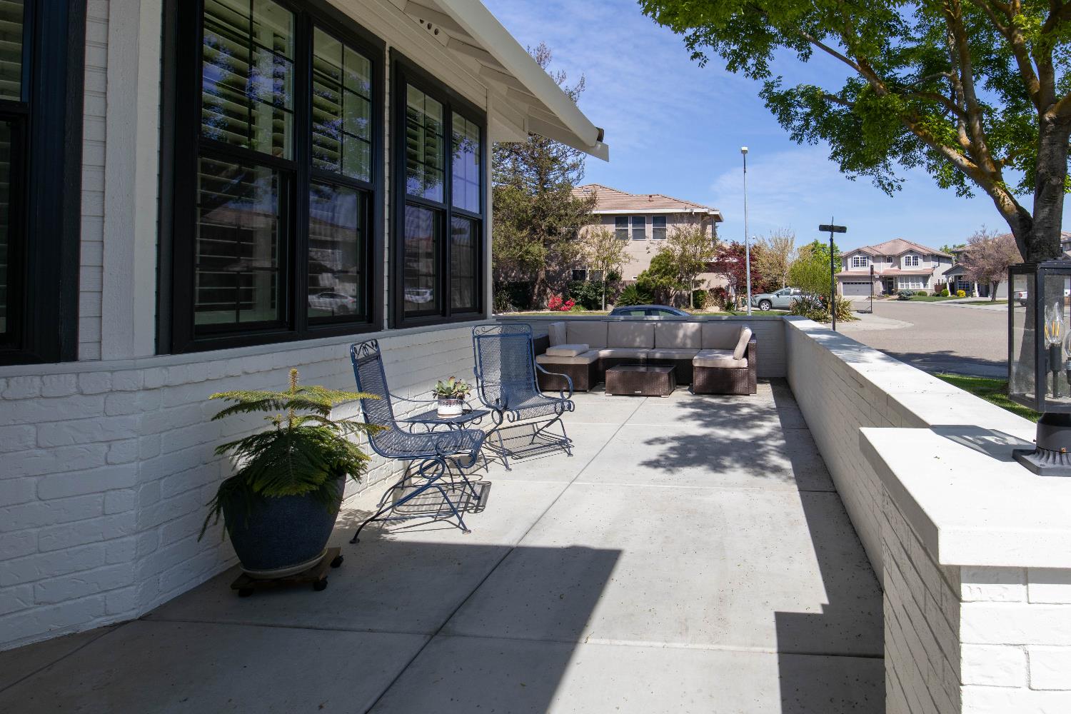 637 Rebekah Court Ripon, CA 95366 - Photo 9 of 69 a view of a patio with couches and potted plants