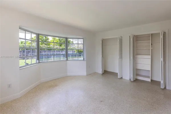 $949,990 | 9700 Kendale Boulevard, Miami, FL 33176