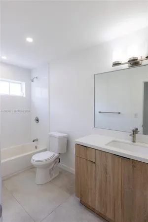 $949,990 | 9700 Kendale Boulevard, Miami, FL 33176