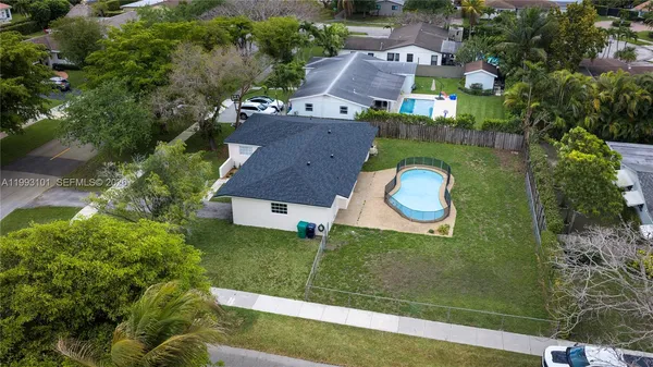 $949,990 | 9700 Kendale Boulevard, Miami, FL 33176