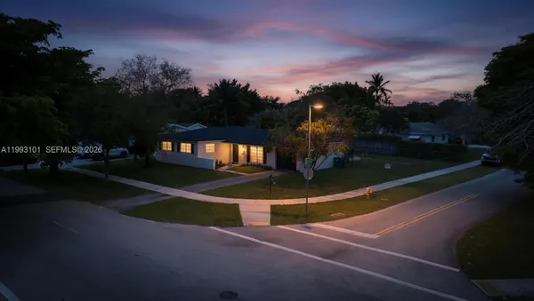 $949,990 | 9700 Kendale Boulevard, Miami, FL 33176