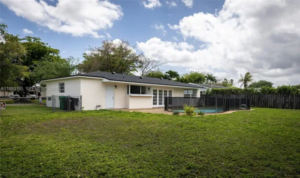 $949,990 | 9700 Kendale Boulevard, Miami, FL 33176