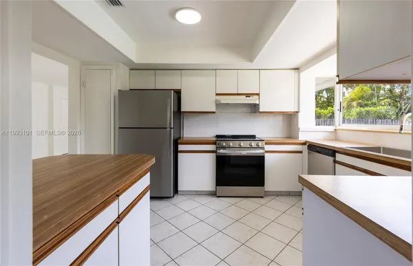 $949,990 | 9700 Kendale Boulevard, Miami, FL 33176