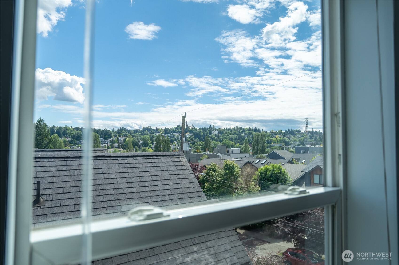 209 North 39th Street, Unit 304 Seattle, WA 98103 - Photo 14 of 24