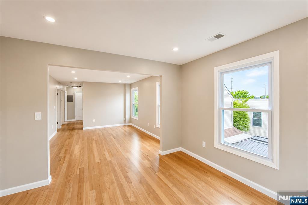 195 Van Winkle Street East Rutherford, NJ 07073 - Photo 35 of 47