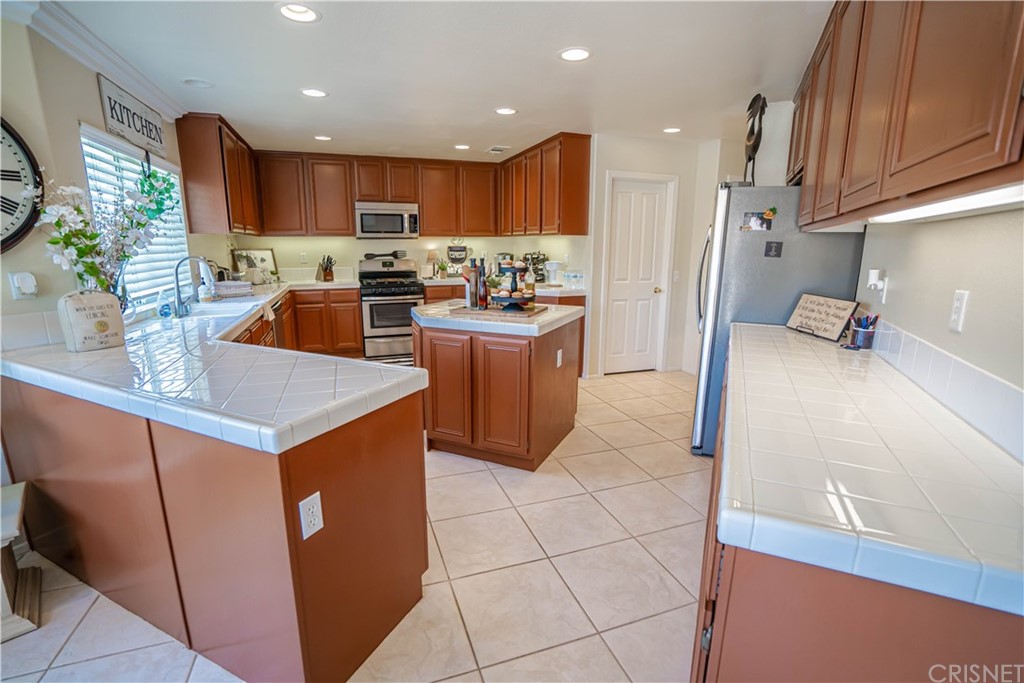 32660 The Old Road Castaic, CA 91384 - Photo 15 of 42