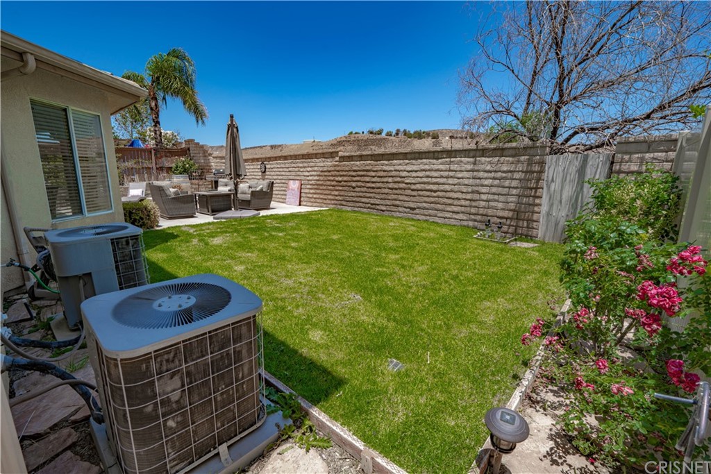 32660 The Old Road Castaic, CA 91384 - Photo 8 of 42