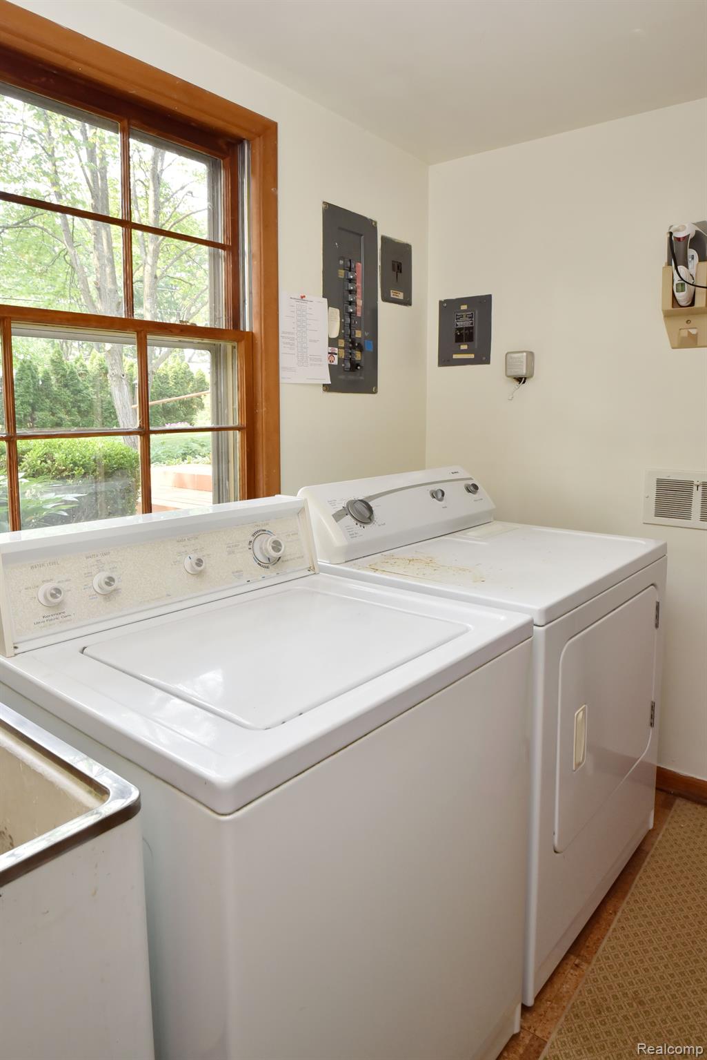 1010 Rock Spring Road Bloomfield Hills, MI 48304 - Photo 28 of 45 Gallery Image 28