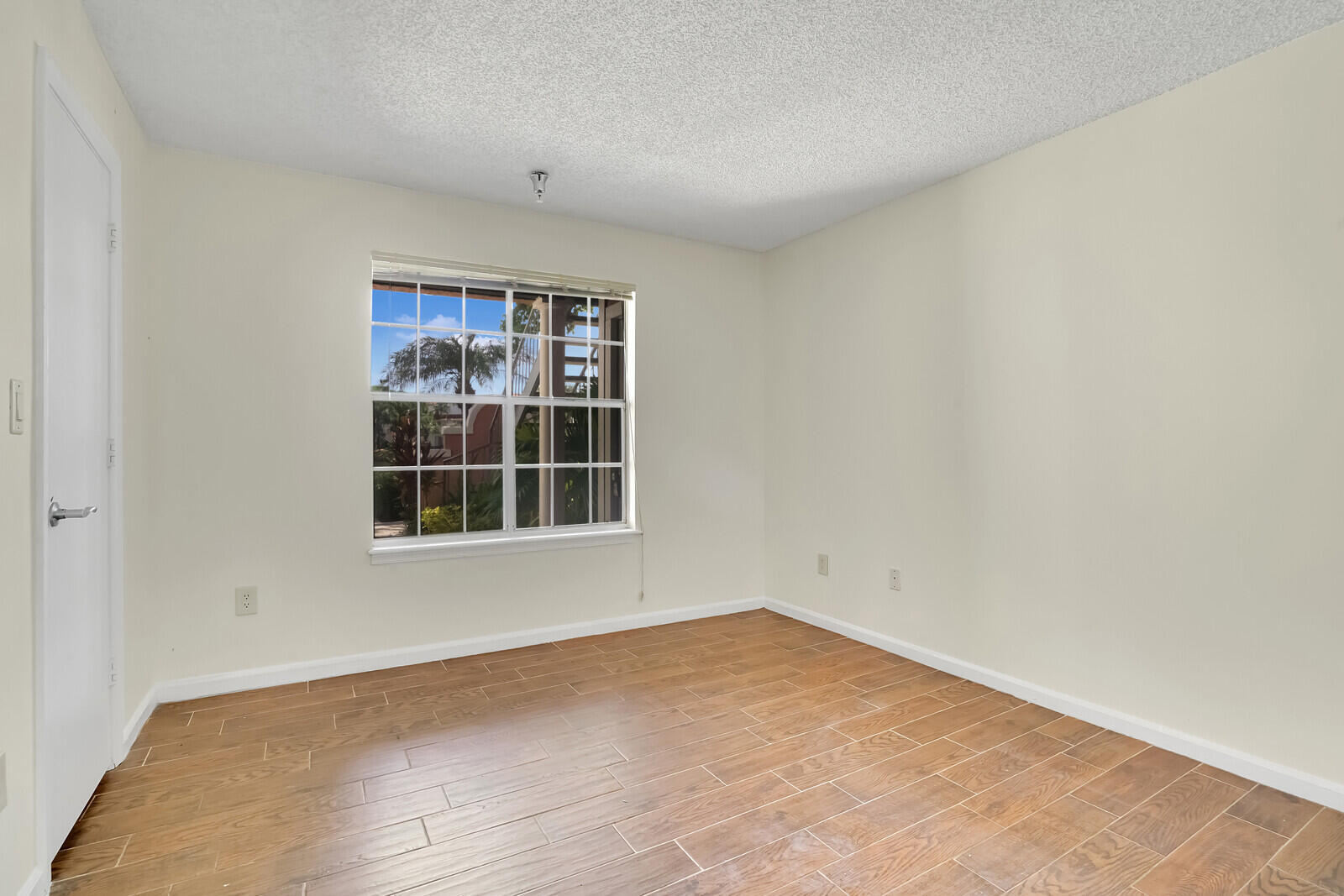 1385 Crystal Way, Unit M Delray Beach, FL 33444 - Photo 16 of 29 Bedroom