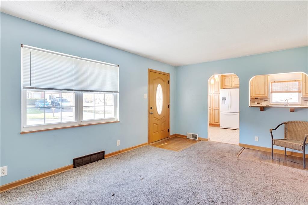 1247 Cascade Road Monaca, PA 15061 - Photo 3 of 22 Gallery Image 3