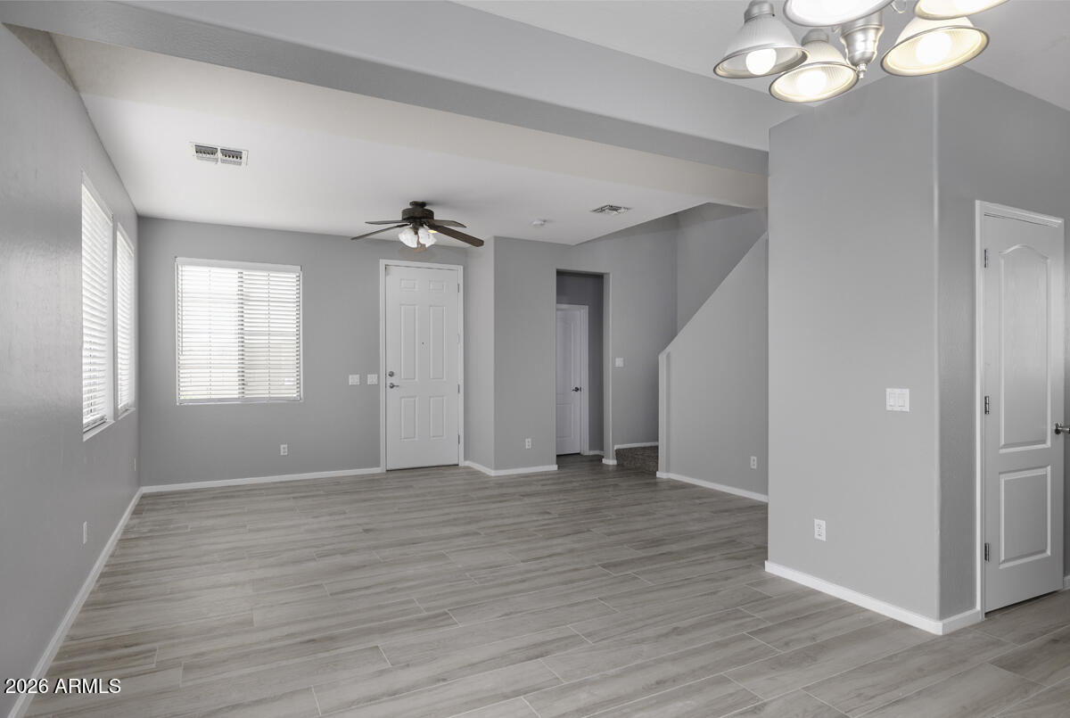 856 South Colonial Drive Gilbert, AZ 85296 - Photo 2 of 21 gr1 (2)