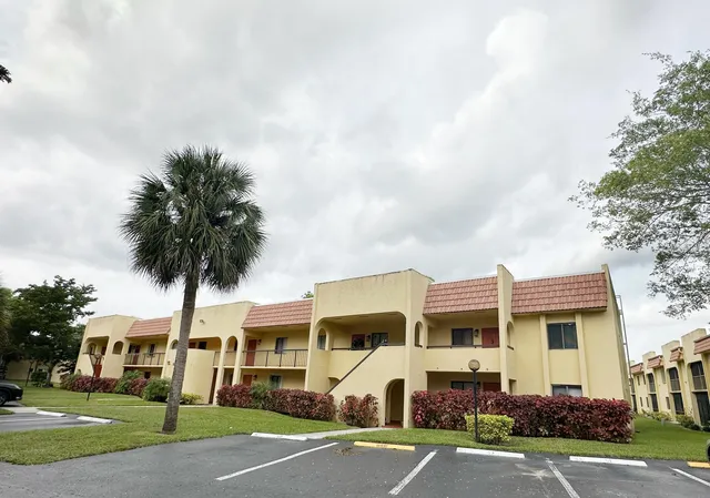 $2,200 | 924 Southwest 9th St Circle, Unit 206, Boca Raton, FL 33486