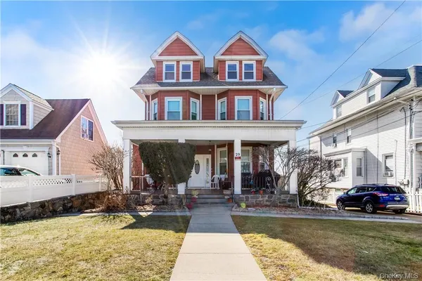 $2,200 | 29 Neptune Avenue, Unit 3, New Rochelle, NY 10805