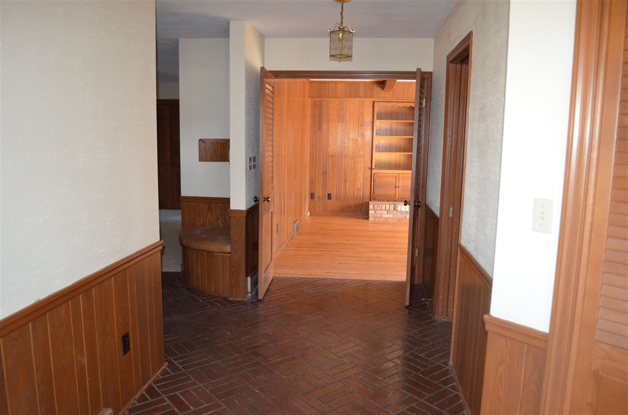 6907 Marengo Road Belvidere, IL 61008 - Photo 20 of 23 Gallery Image 20