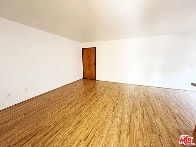 $2,495 | 5440 Carlton Way, Unit 110, Los Angeles, CA 90027