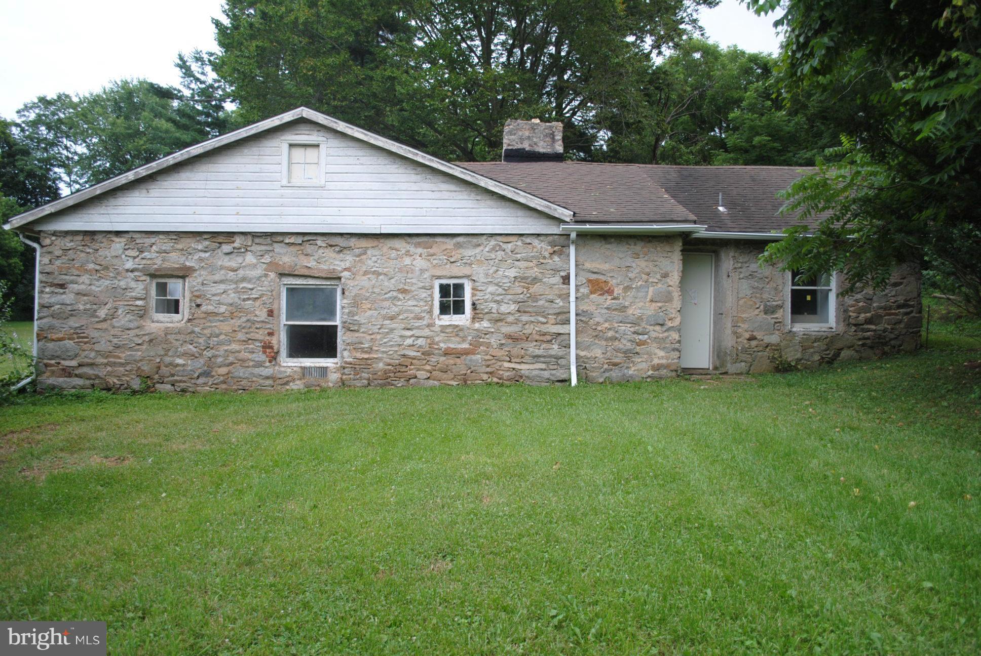 15907 York Road Sparks, MD 21152 - Photo 5 of 15 Exterior (Rear)